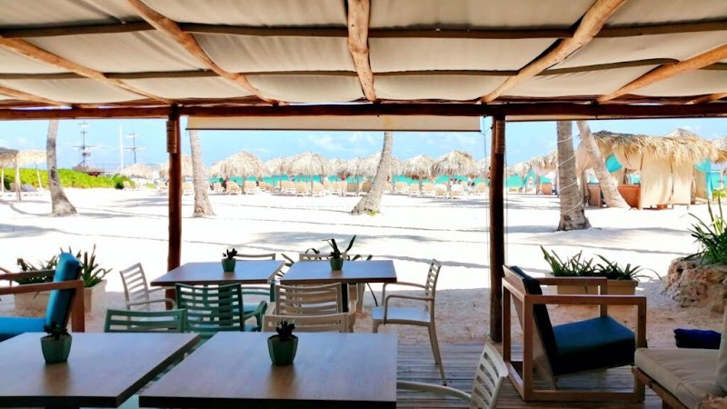 Villa Blanca Beach Club Restaurant & Suites